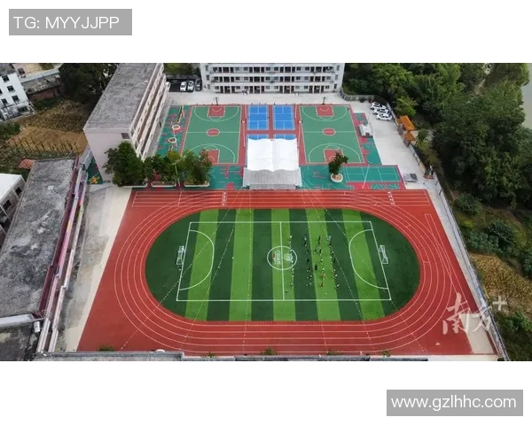 小学生足球场地建设的重要性与优化建议分析